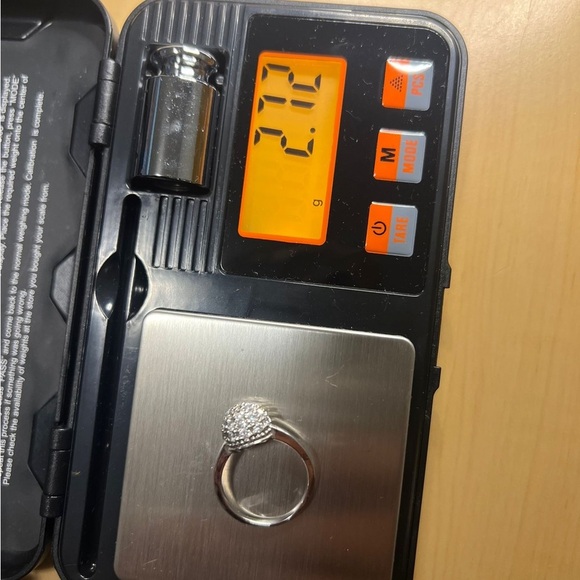 Silver Ring with Zircons - Picture 2 of 2